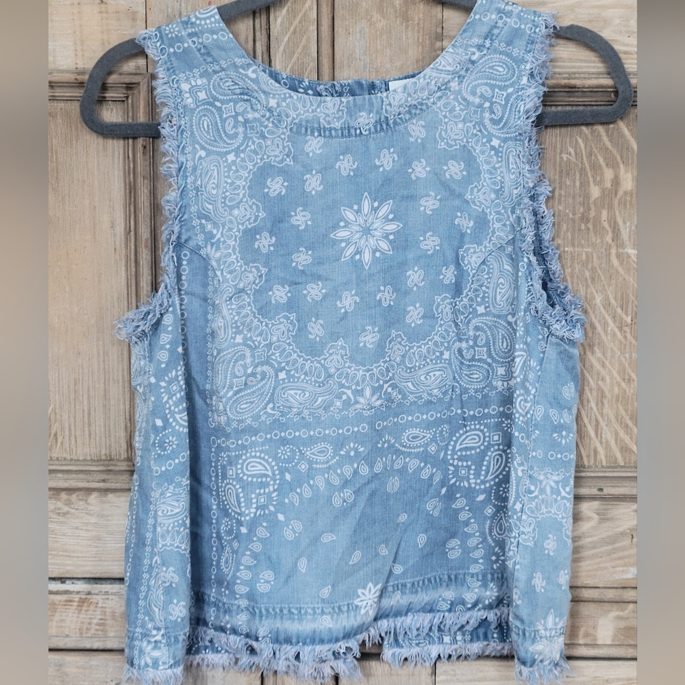 Blue Paisley Sleeveless Top  NWT Size Small